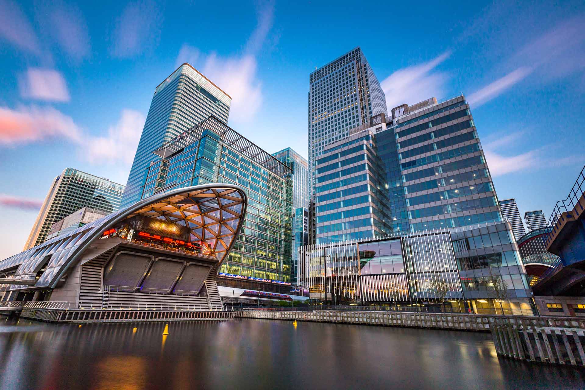 Living in Canary Wharf, city skyline